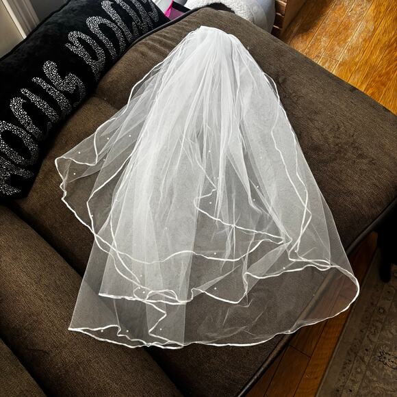 Wedding Veil on Comb White Multi-layer Tulle Bridal - Picture 7 of 9